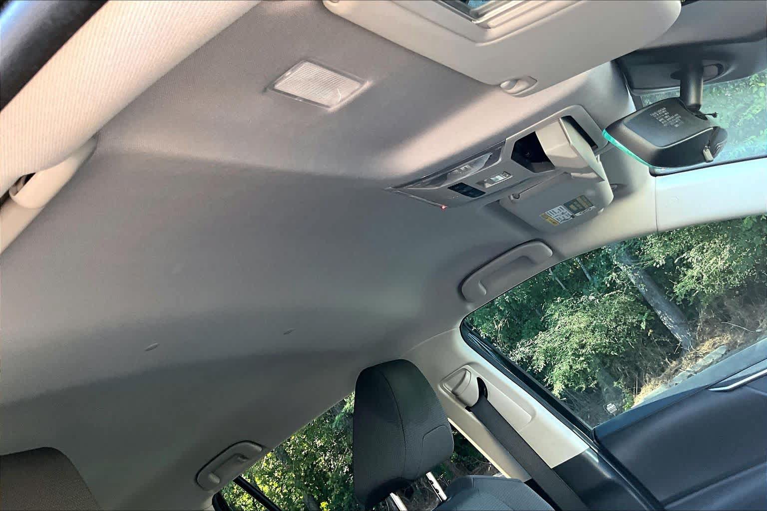 Certified 2022 Toyota RAV4 XLE FWD image 14