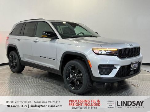 New 2025 Jeep Grand Cherokee Altitude AWD/4WD image 1