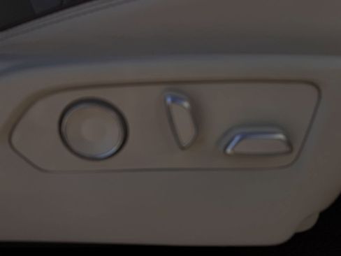 Used 2023 GMC Yukon Denali image 29