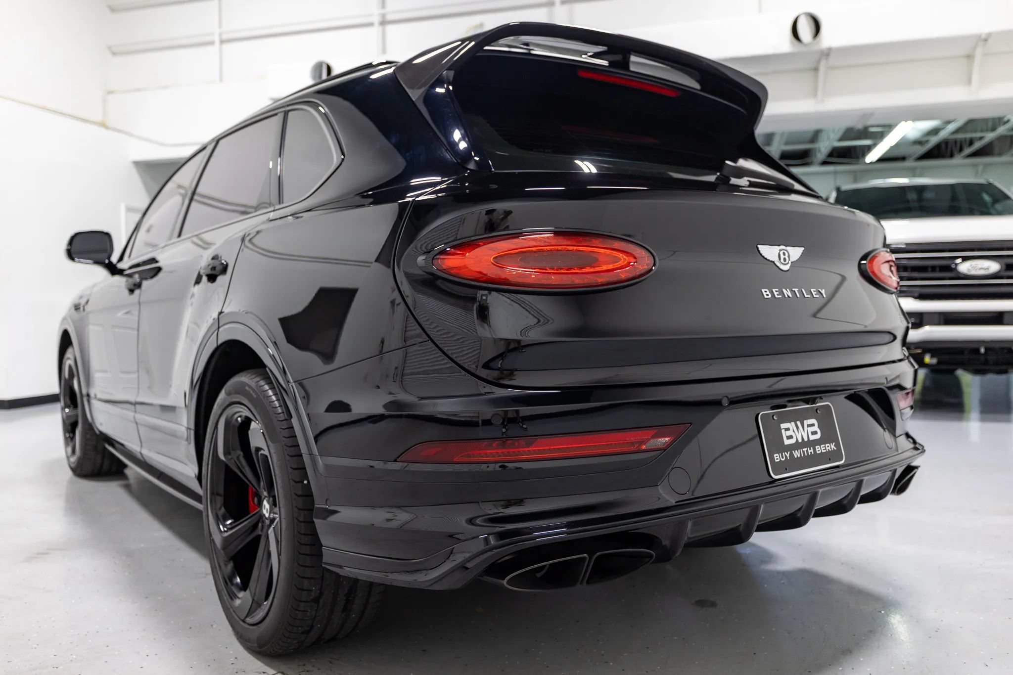 Used 2022 Bentley Bentayga AWD/4WD image 17