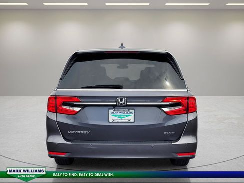 Used 2024 Honda Odyssey Elite image 5
