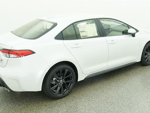 Used 2026 Toyota Corolla SE w/ SE Premium Package FWD image 18