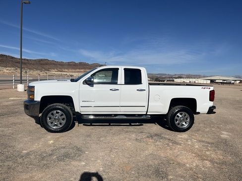 Used 2015 Chevrolet Silverado 2500 LTZ image 5