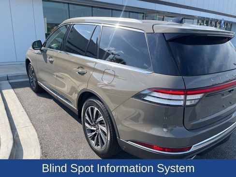 Used 2025 Lincoln Aviator 2WD image 6