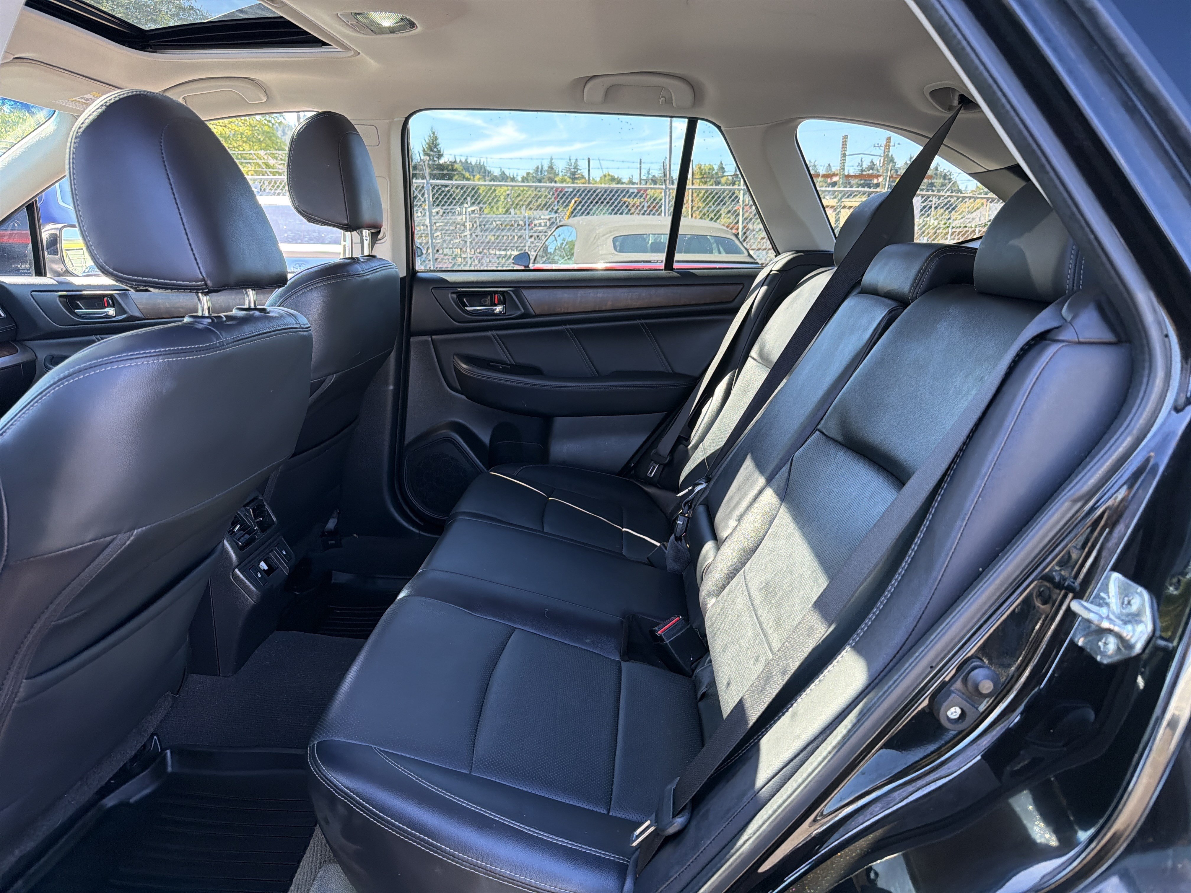 Used 2018 Subaru Outback 2.5i Limited AWD/4WD image 8