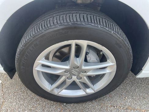 Used 2017 Audi Q5 2.0T Premium Plus w/ Technology Package image 9