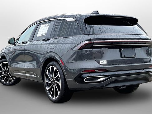 Used 2024 Lincoln Nautilus Black Label image 10