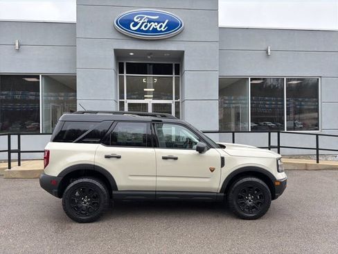 New 2025 Ford Bronco Sport Badlands image 2