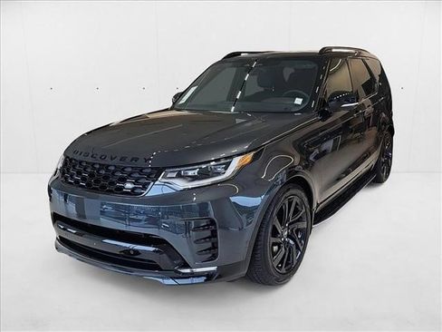 New 2025 Land Rover Discovery Dynamic SE image 1