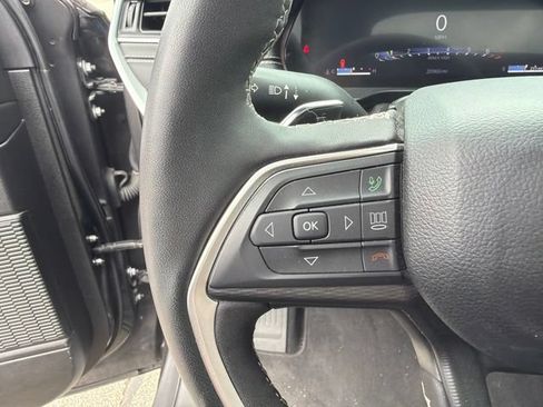 Used 2024 Jeep Grand Cherokee L Altitude AWD/4WD image 11