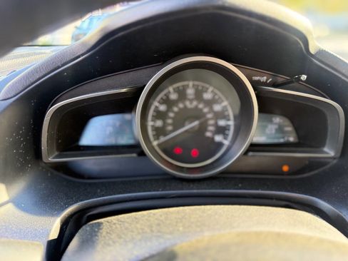 Used 2018 MAZDA MAZDA3 Sport image 10