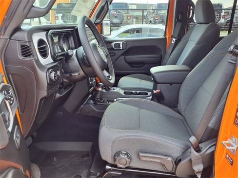 New 2025 Jeep Gladiator Sport image 13