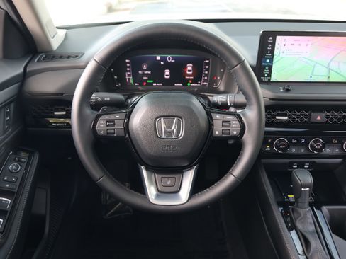 Used 2025 Honda Accord Touring image 16