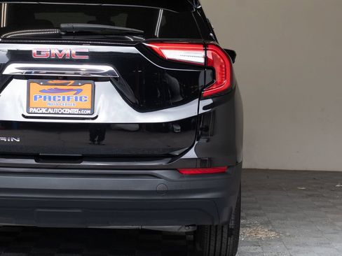 Used 2022 GMC Terrain SLE FWD image 11
