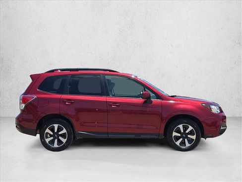 Used 2017 Subaru Forester 2.5i Premium AWD/4WD image 4