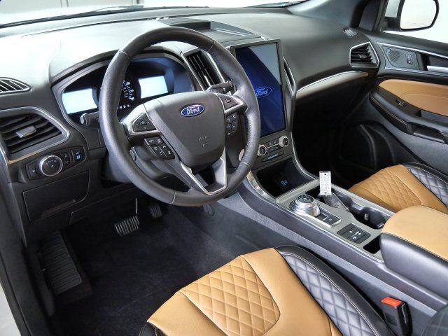 Certified 2024 Ford Edge Titanium w/ Titanium Elite Package AWD/4WD image 3