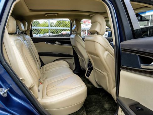 Used 2018 Lincoln MKX Select w/ Select Plus Package image 36