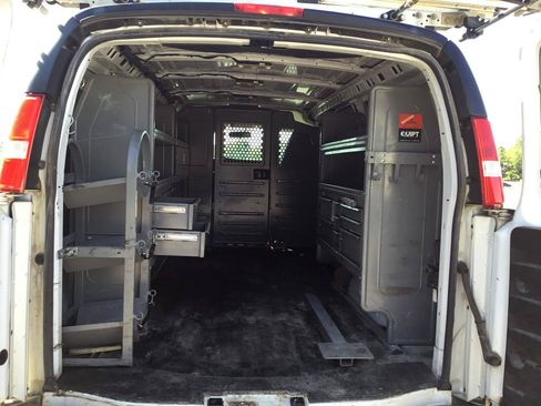 Used 2020 Chevrolet Express 2500 w/ Communications Package RWD image 18