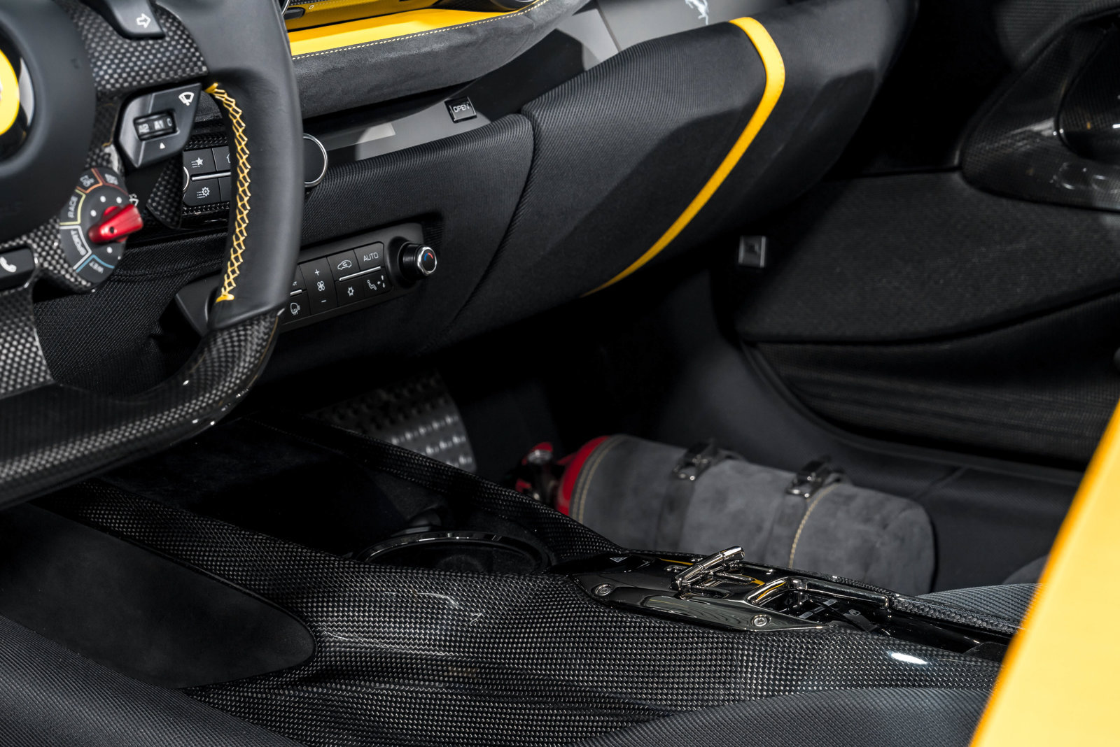 Used 2022 Ferrari 812 Competizione RWD image 24