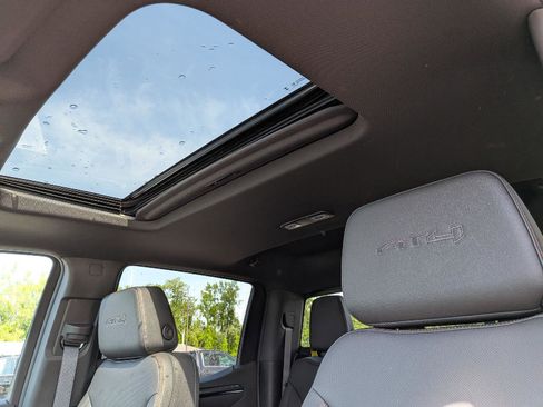 New 2026 GMC Sierra 1500 AT4 w/ AT4 Premium Package AWD/4WD image 17