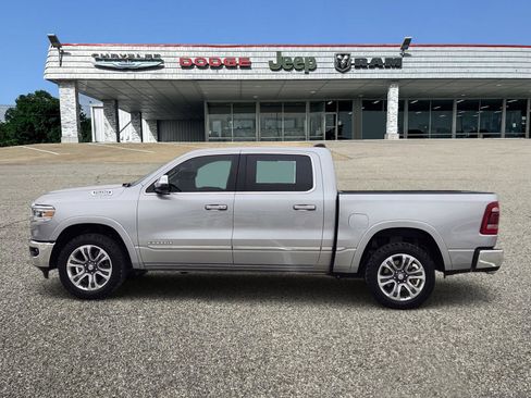 Used 2024 RAM 1500 Limited AWD/4WD image 3