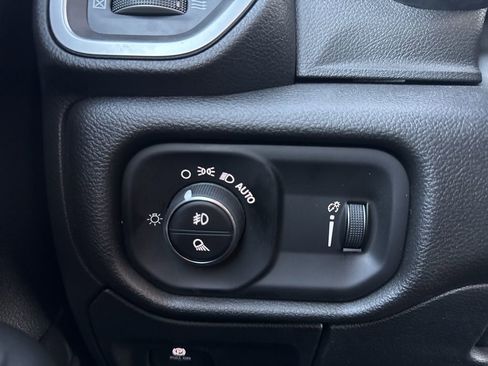 New 2026 RAM 1500 Express image 9