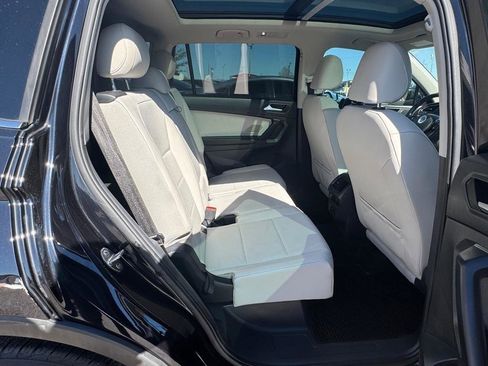 Used 2019 Volkswagen Tiguan SE image 14