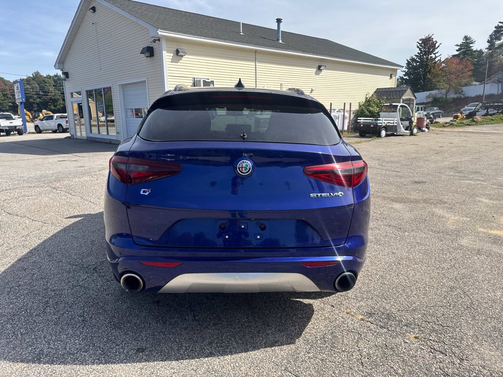 Used 2020 Alfa Romeo Stelvio Ti Sport AWD/4WD image 4