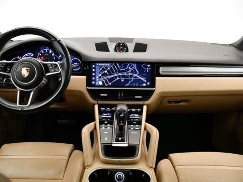 Used 2022 Porsche Cayenne Platinum Edition image 22