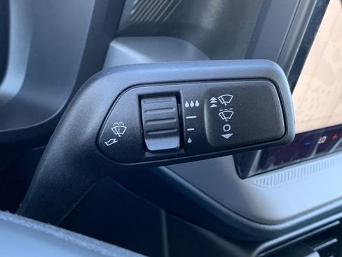 New 2025 Ford Maverick XL image 31