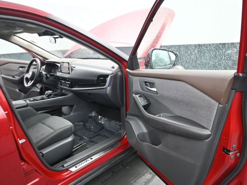 Used 2023 Nissan Rogue SV FWD image 21