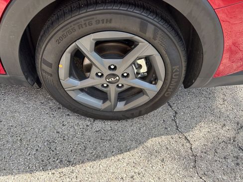 Used 2025 Kia K4 FWD image 25