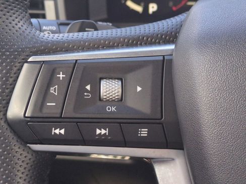 Used 2025 Mitsubishi Outlander SEL image 25