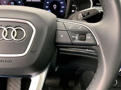Certified 2025 Audi Q3 2.0T Premium w/ Convenience Package image 19