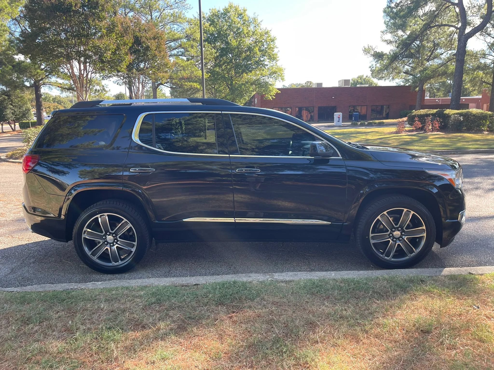 Used 2019 GMC Acadia Denali AWD/4WD image 6