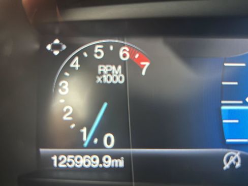 Used 2020 Ford Edge SEL w/ Cold Weather Package AWD/4WD image 3