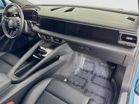 Used 2024 Porsche Macan 4 Electric image 30