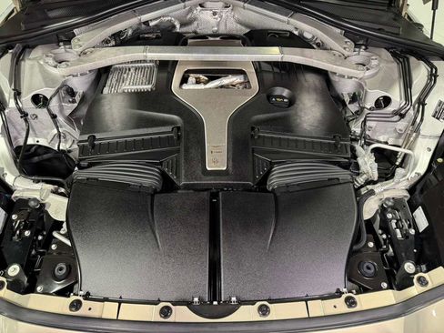 Used 2021 Aston Martin DBX image 45