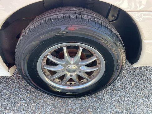 Used 2005 Buick Le Sabre Custom FWD image 26