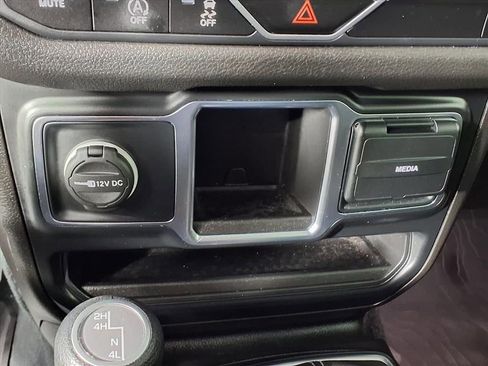 Used 2024 Jeep Gladiator Sport image 23