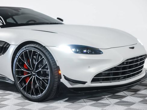 Used 2023 Aston Martin V8 Vantage Coupe RWD image 7