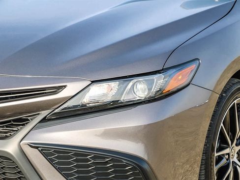 Used 2024 Toyota Camry SE w/ Audio Upgrade Package FWD image 17