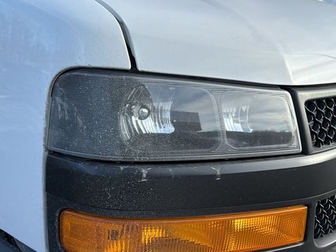Used 2025 Chevrolet Express 2500 Extended w/ Communications Package RWD image 9