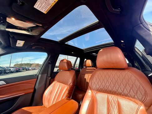 Used 2020 BMW X7 M50i image 21