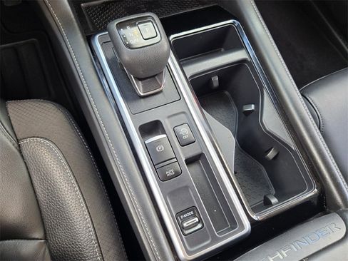 Used 2023 Nissan Pathfinder SL image 23