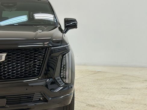 New 2026 Cadillac Escalade Platinum Sport w/ LPO, ONYX Package AWD/4WD image 11