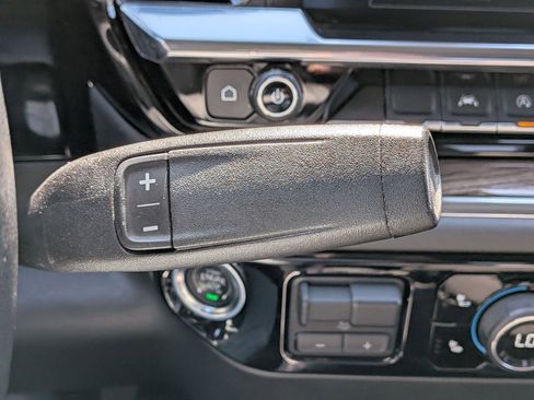 Used 2025 Chevrolet Silverado 1500 LT RWD image 26
