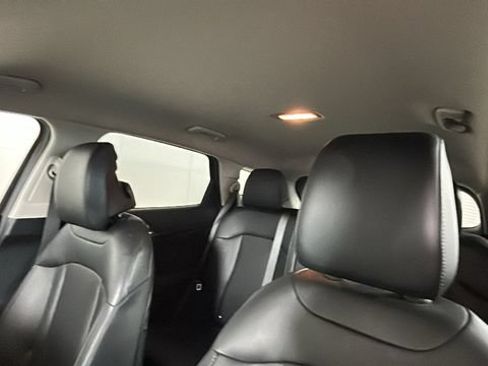 Used 2025 Kia Sportage EX AWD/4WD image 12