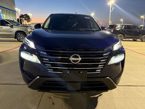 Used 2024 Nissan Rogue SV AWD/4WD image 8