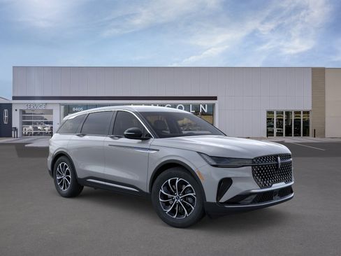 New 2026 Lincoln Nautilus Premier AWD/4WD image 7